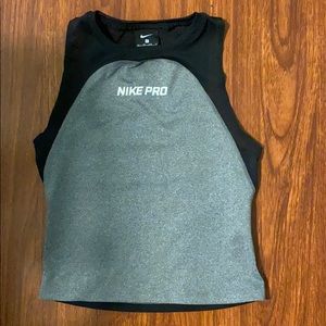 Nike Cropped Tank